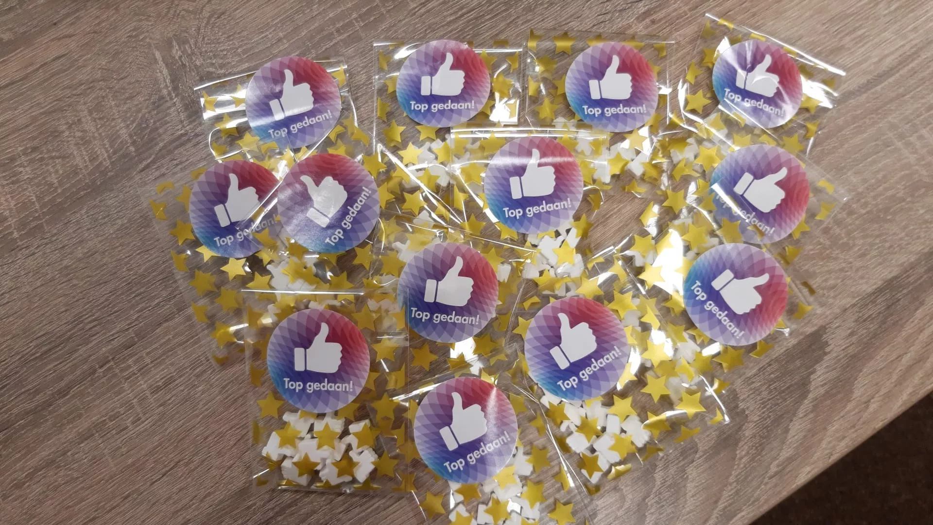 Snoepjes in zakje als cadeau na het behalen van de certificering